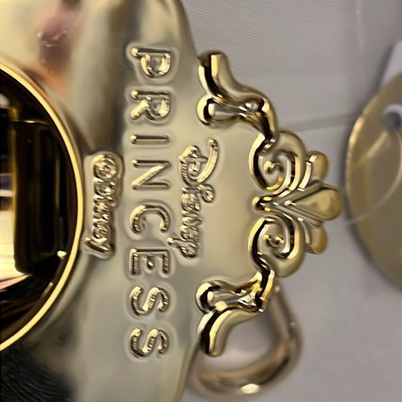 Bath & Body Works Belle Light Up Sanatizer Holder and Pocketbac Sanitizer - Picture 3 of 5